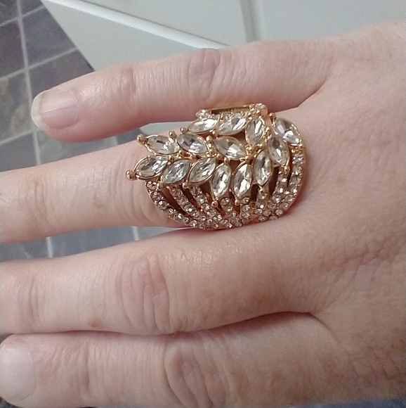 4 Gorgeous Stretch Rings! #R6 - Picture 4 of 8